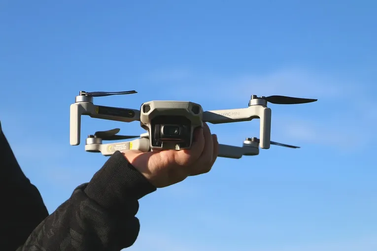 Ei Hi S911C Huge 2.4GHz 6.5 Channel 6 Axis Gyro LED Light Quadcopter with Camera ovayth4ssb0u4qn3c5l8kzi89i8uypnqrmtc3ehc0m Best Drones Review : Ei Hi S911C Huge Quadcopter With Camera